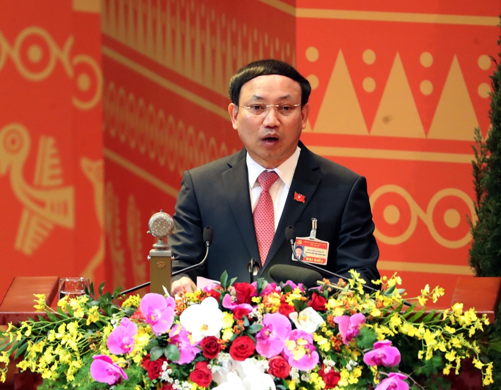 Đại hội XIII đã xuất hiện lớp Bí thư tỉnh ủy trẻ tuổi 7X với nhiều phát biểu thể hiện tư duy đổi mới đột phá. Trong ảnh: Bí thư Tỉnh ủy, Chủ tịch HĐND tỉnh Quảng Ninh Nguyễn Xuân Ký chia sẻ kinh nghiệm: “Lựa chọn khâu đi trước mở đường là xây dựng quy hoạch tổng thể tại Quảng Ninh